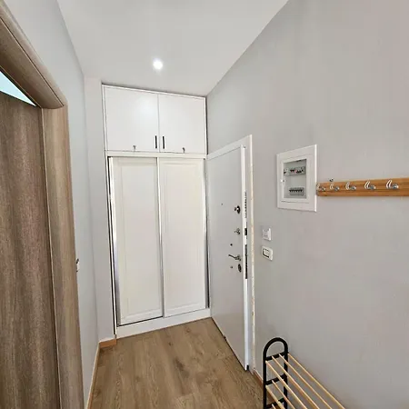 Beach Walk Modern Studios-5 Min From Beach *