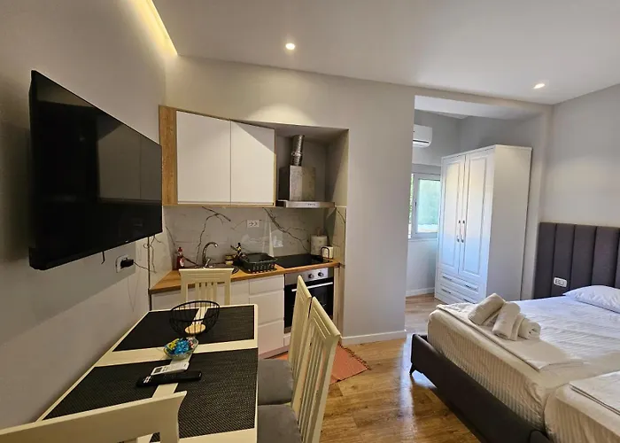 Guest - Sea Breeze - Modern Sarandë