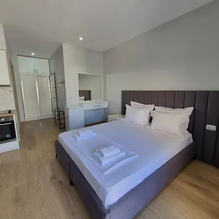 Apartment Beach Walk Modern Studios-5 Min From Beach *