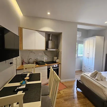 Beach Walk Modern Studios-5 Min From Beach Sarande