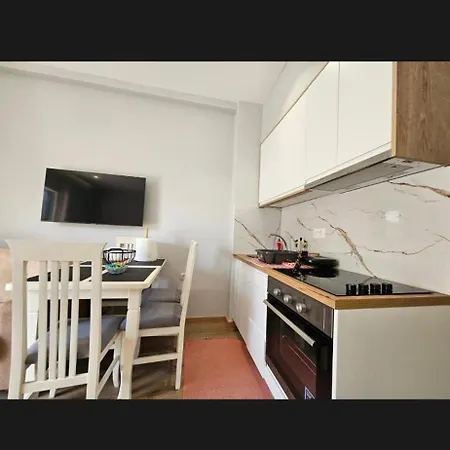 Modern Near Beach-free Parking Appartement