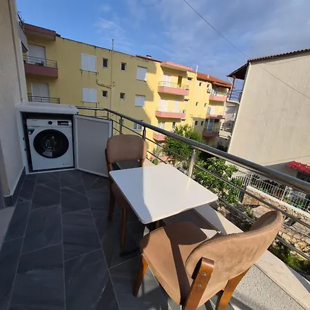 Modern Near Beach-free Parking *