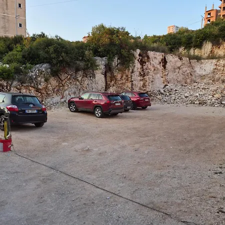Modern Near Beach-free Parking