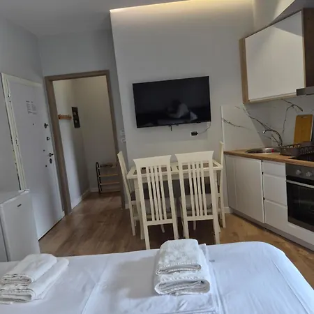 Modern Near Beach-free Parking *