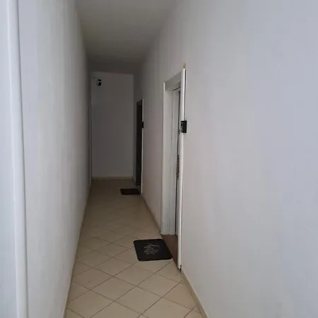Modern Near Beach-free Parking
